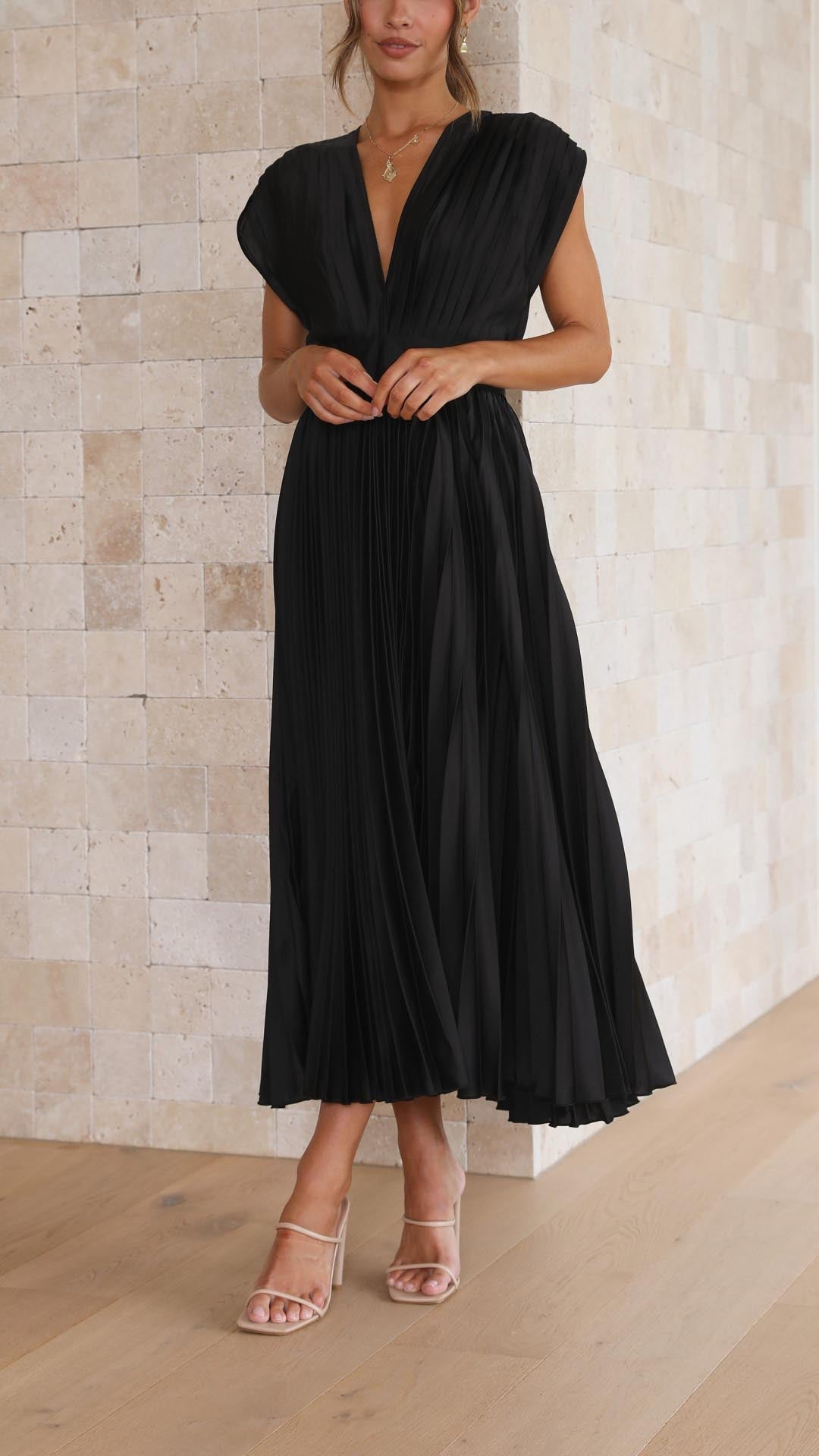 Elegant Flowing Pleated Maxi Dress - view 13