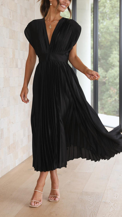 Elegant Flowing Pleated Maxi Dress - view 17