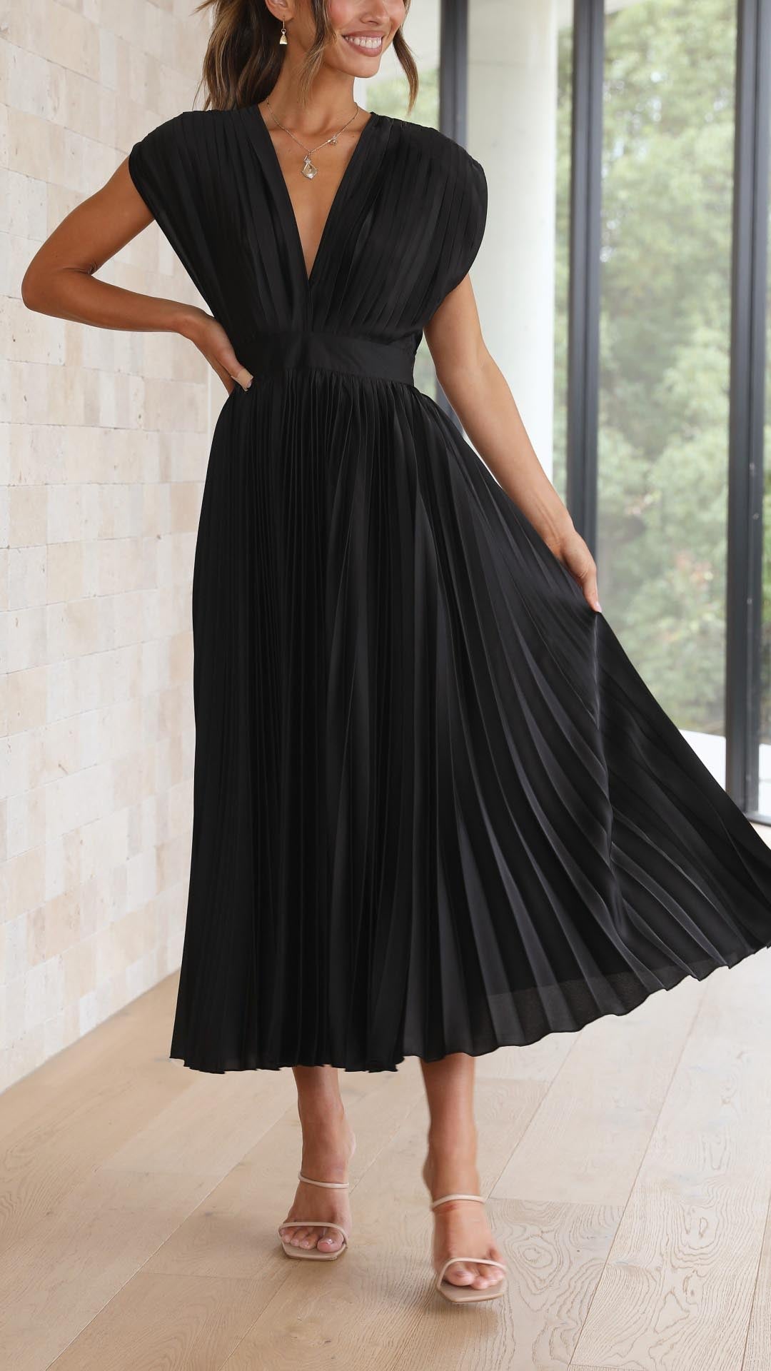 Elegant Flowing Pleated Maxi Dress - view 15