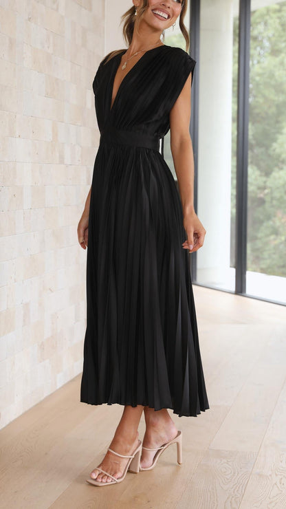 Elegant Flowing Pleated Maxi Dress - view 16