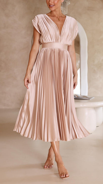 Elegant Flowing Pleated Maxi Dress - view 7