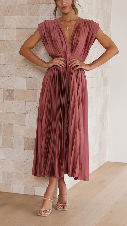 Elegant Flowing Pleated Maxi Dress