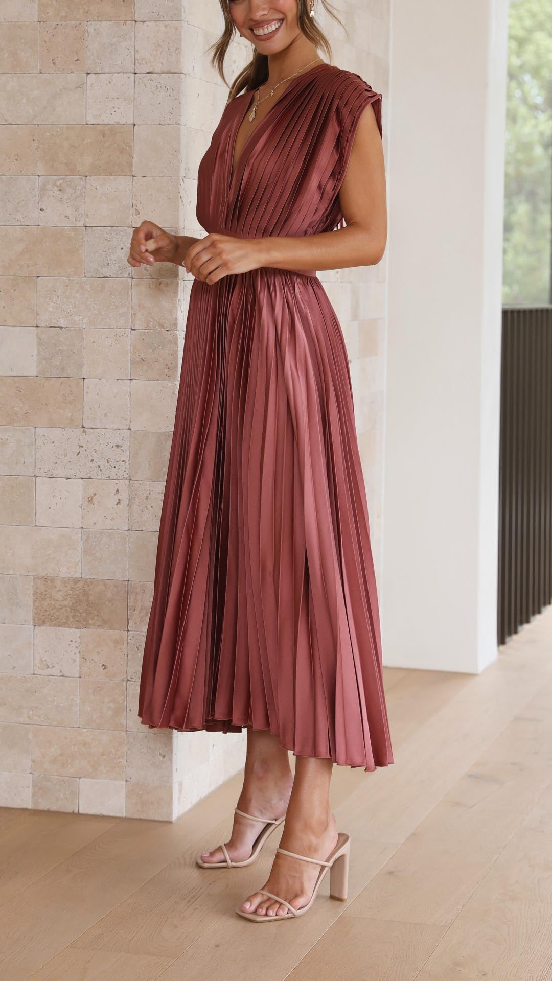Elegant Flowing Pleated Maxi Dress - view 5