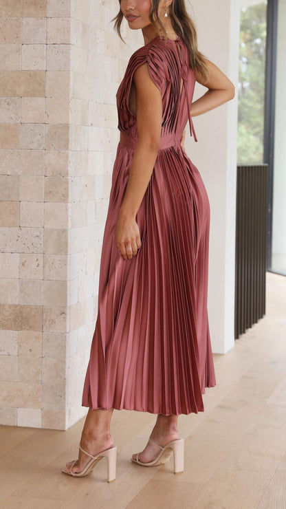 Elegant Flowing Pleated Maxi Dress - view 4